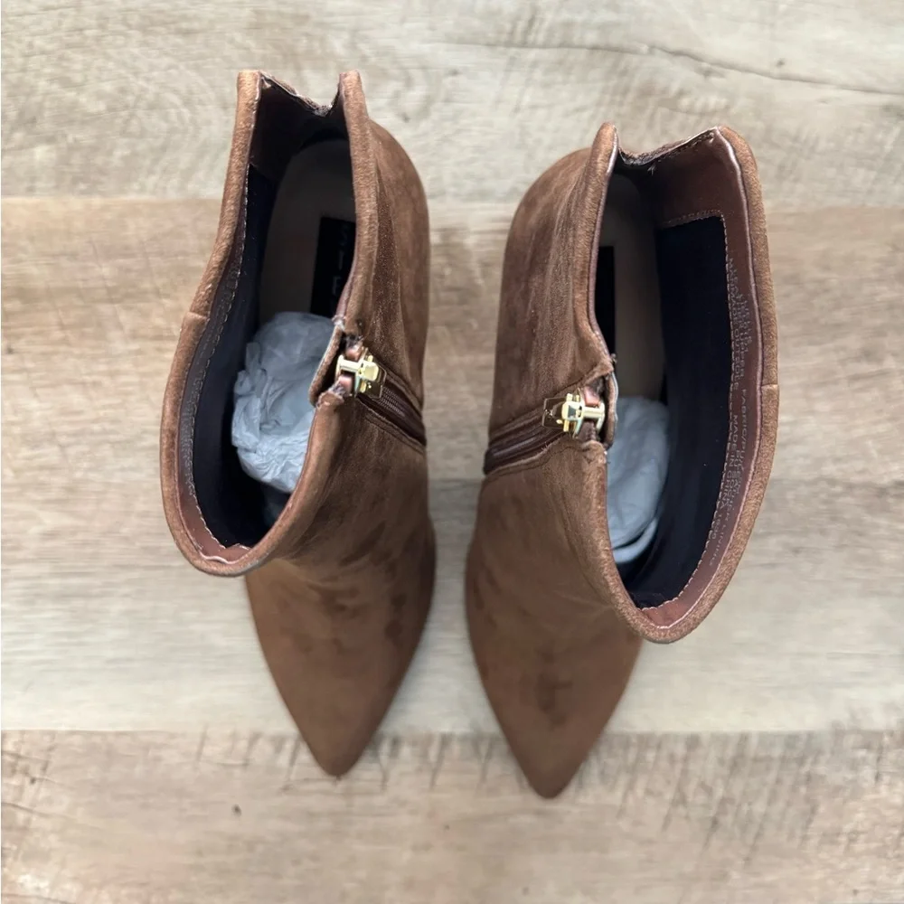 NWOB Steven New York - brown suede bootie with gold tone hardware - Picture 5 of 7